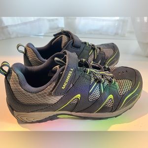 Boys Merrell Trail Chaser Hiking Sneakers | Gently Used | Green & Navy Blue